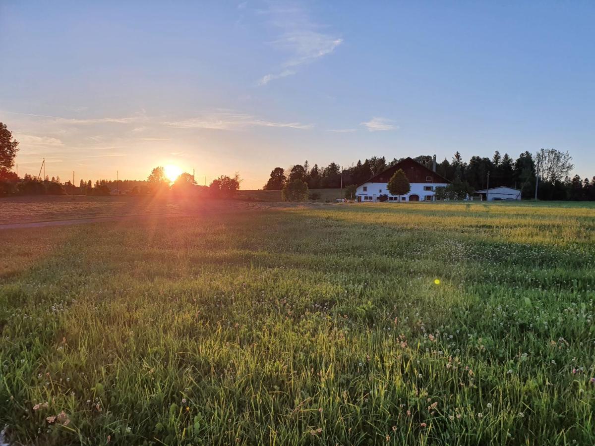 O Valanvron - Appartement Dans Une Ancienne Ferme Neuchateloise Ла-Шо-де-Фон Экстерьер фото